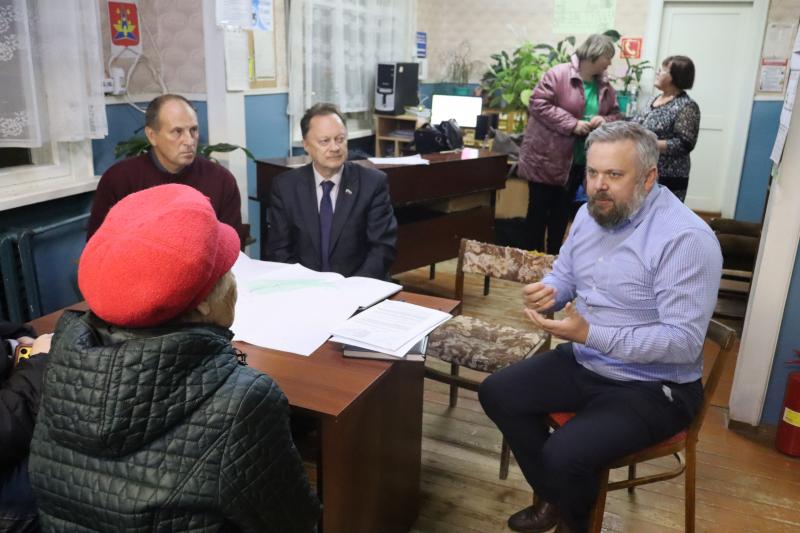 Депутат провел встречу с жителями 46-го лесозавода