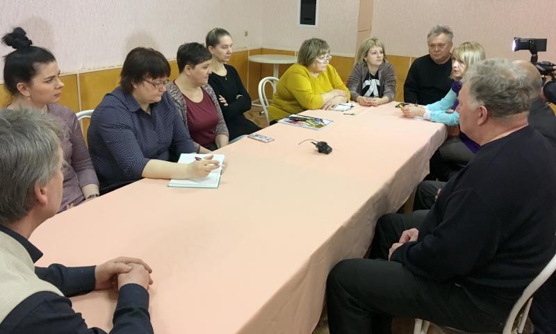 Два десятка проблем учреждений и поселка Вычегодского депутаты Городского Собрания вчера взяли на свой контроль