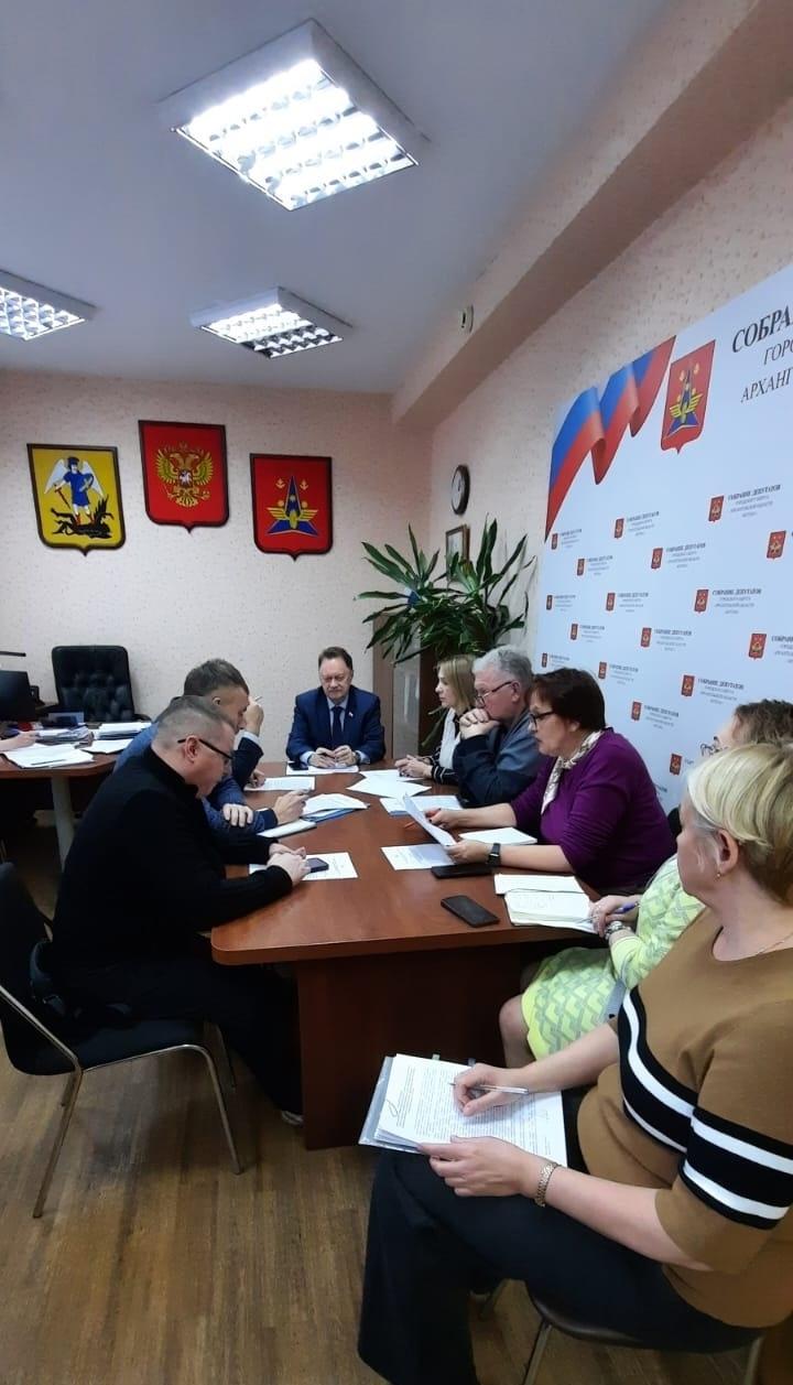 Продолжается подготовка к депутатским сессиям!