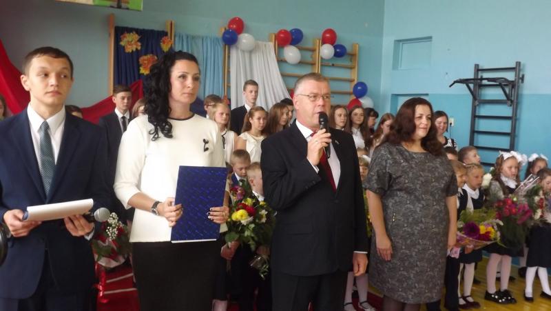 В День Знаний депутаты посетили городские школы