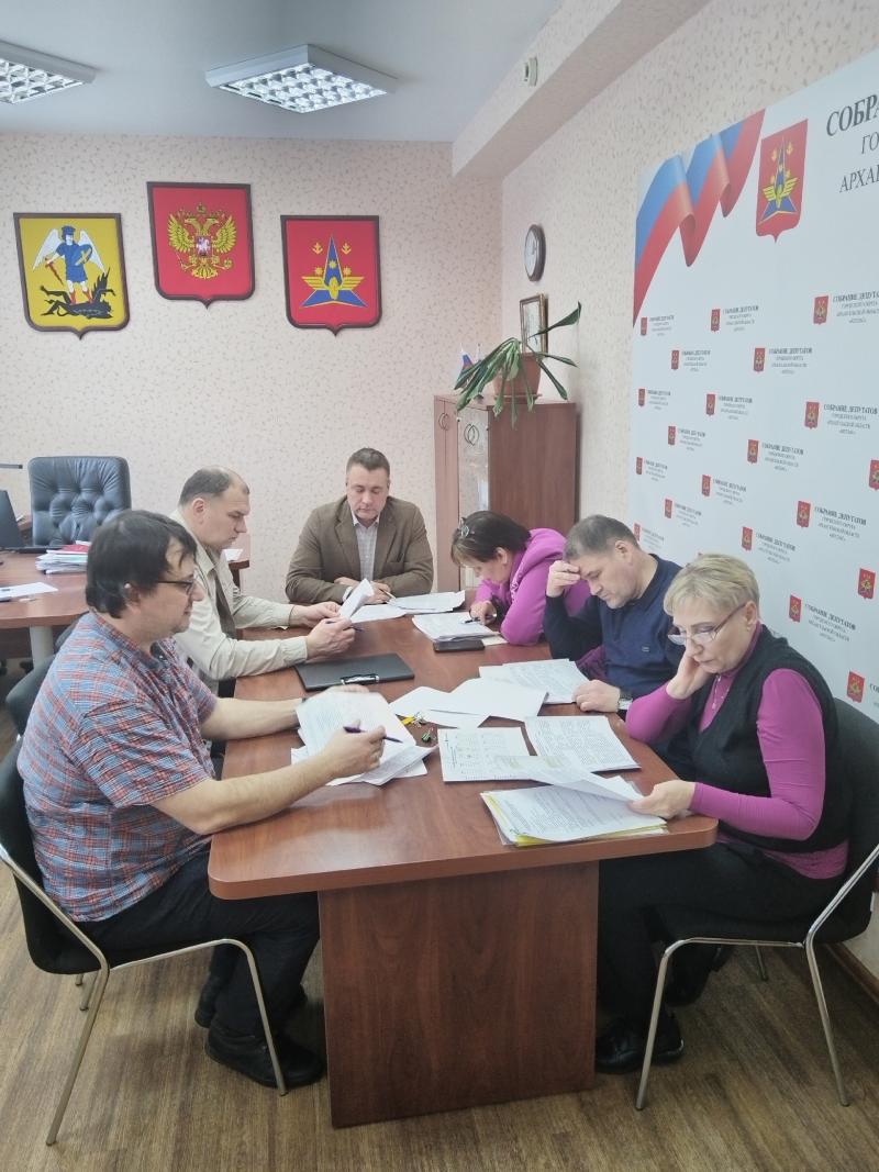 Продолжается работа по внесению изменений в Устав ГО «Котлас»!