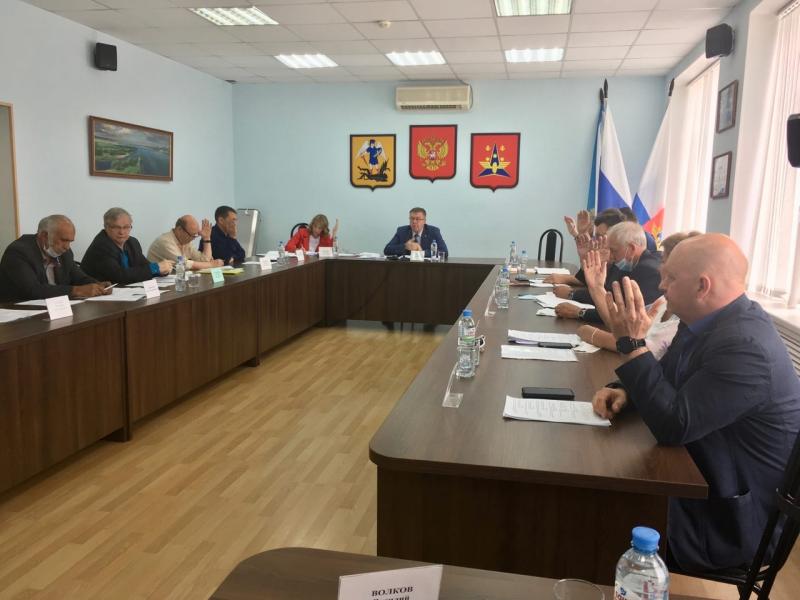 С 1 июля по 31 августа объявлены "депутатские каникулы"